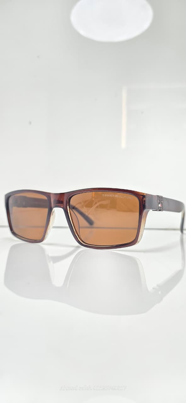 Tommy Hilfiger Polarized UV Sunglasses – Classic Style, Modern Protection.