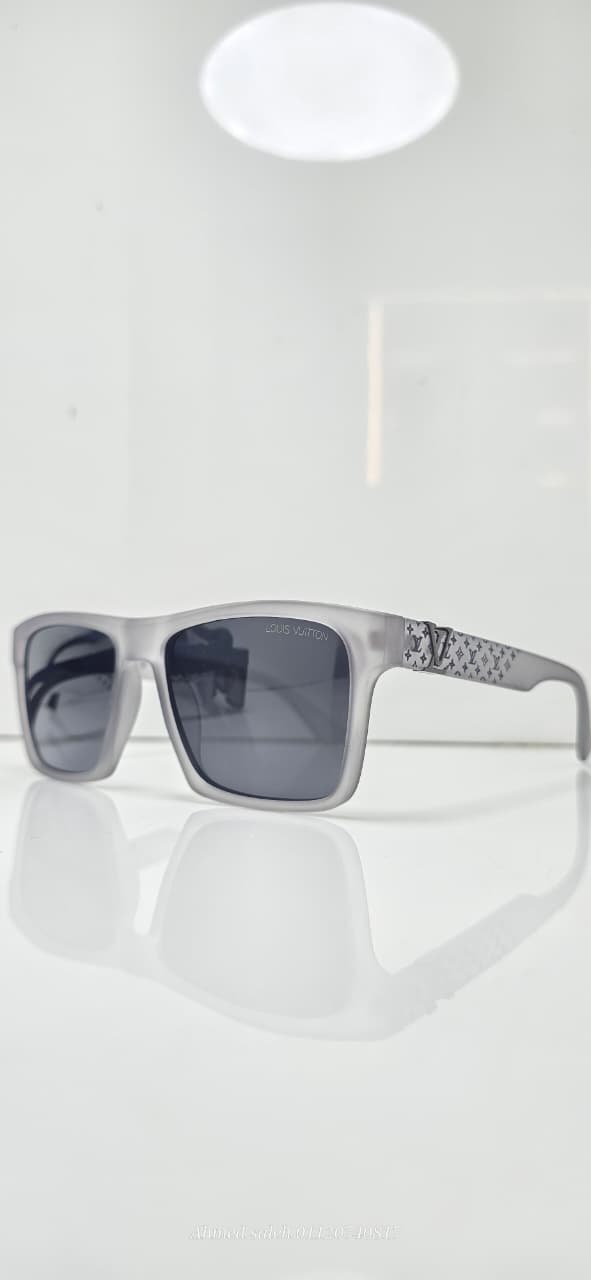 LOUIS VUITTON POLARIZED SUNGLASSES.