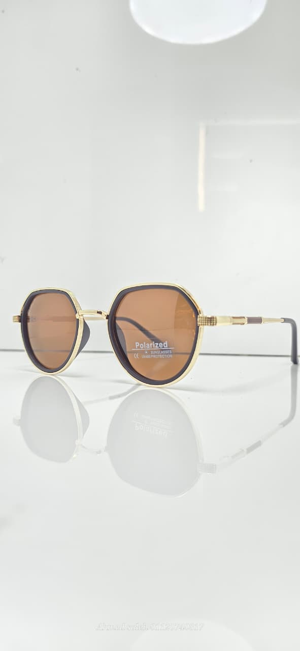 POLARIZED RAY-BAN Oversized Geometric Metal Frame.