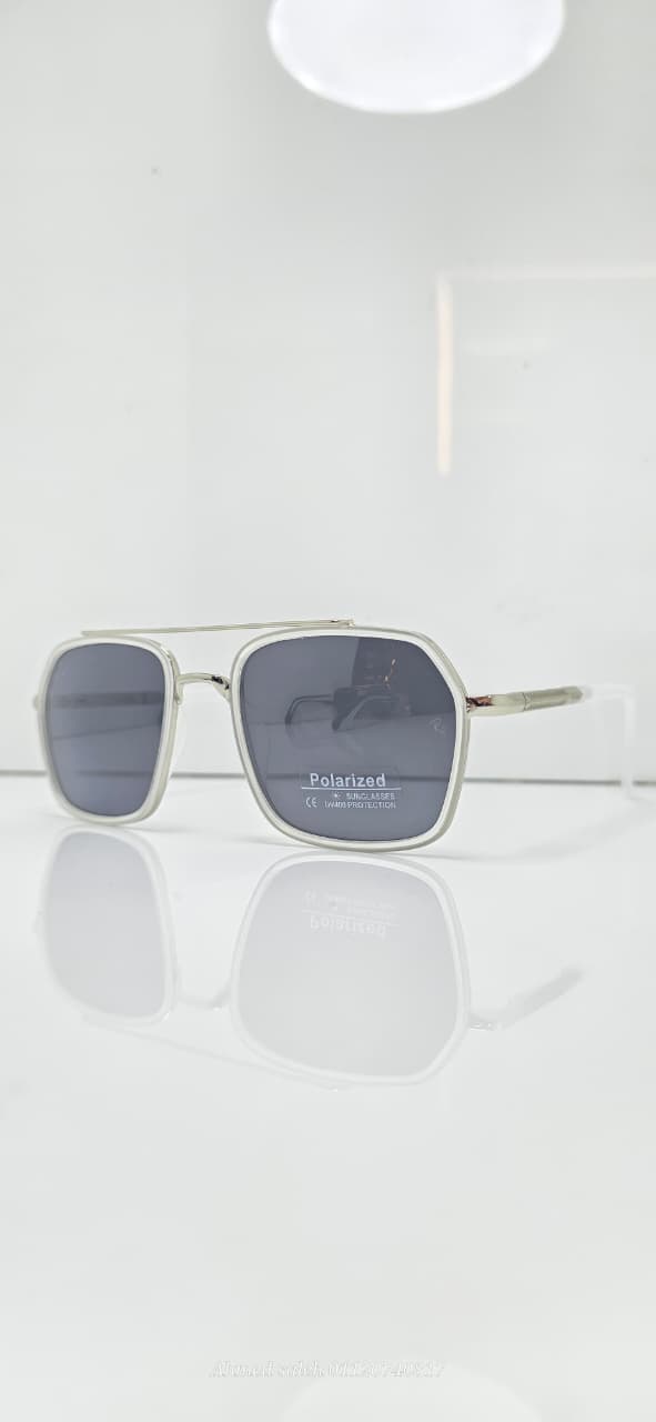 POLARIZED RAY-BAN Classic Squared METAL FRAME .