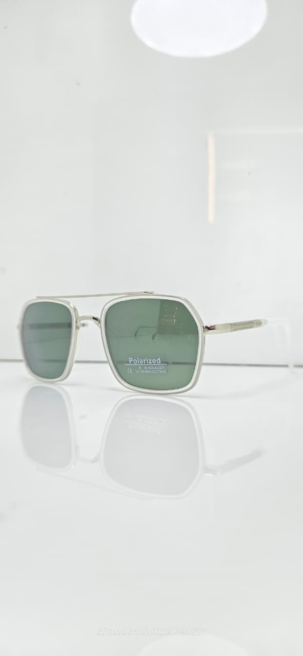 POLARIZED RAY-BAN Classic Squared METAL FRAME .
