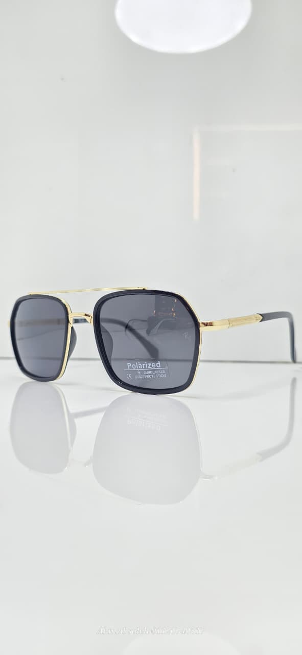 POLARIZED RAY-BAN Classic Squared METAL FRAME .