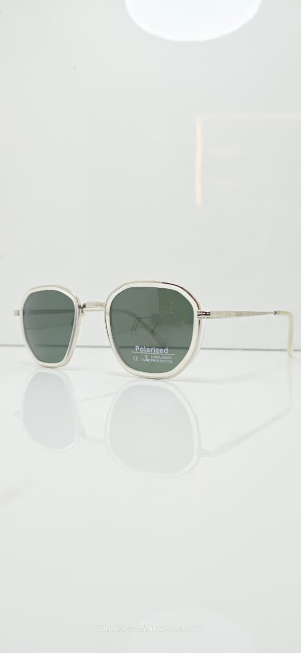 POLARIZED RAY-BAN Classic Pilot METAL FRAME .