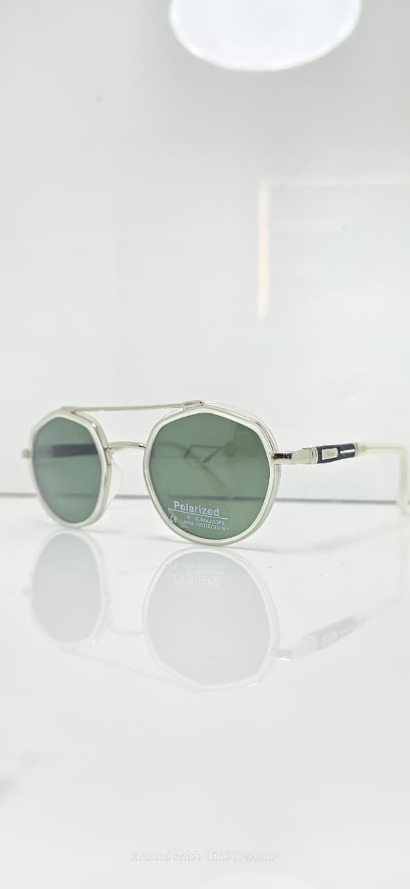 POLARIZED RAY-BAN Sleek Slim Rectangular Metal Frame.