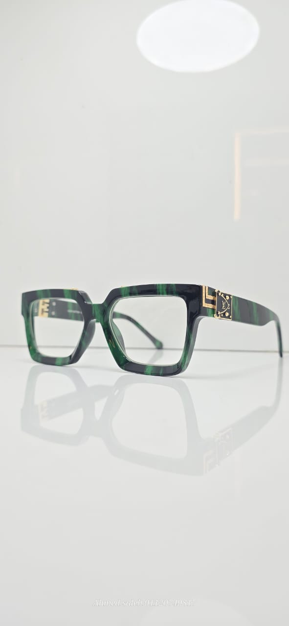 TRENDY LOUIS VUITTON CLEAR LENS .