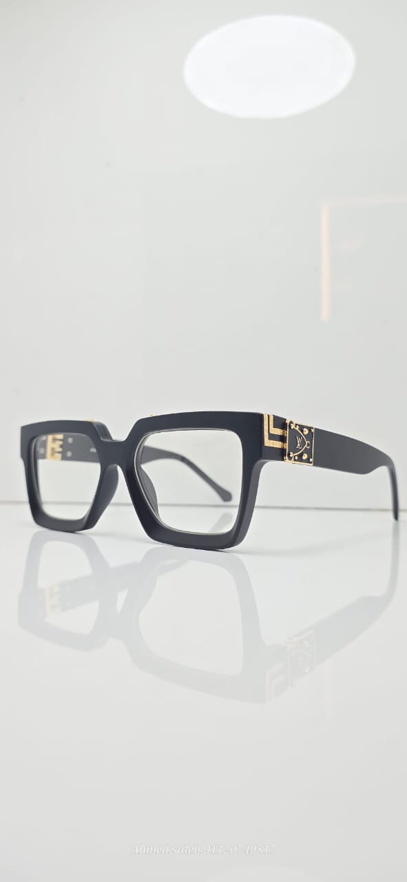 TRENDY LOUIS VUITTON CLEAR LENS .