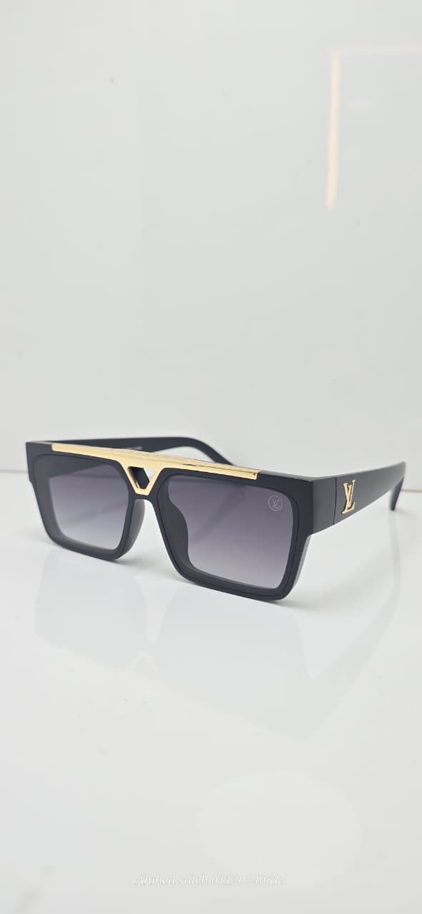 TRENDY LOUIS VUITTON Oversized Round Acetate Frame.