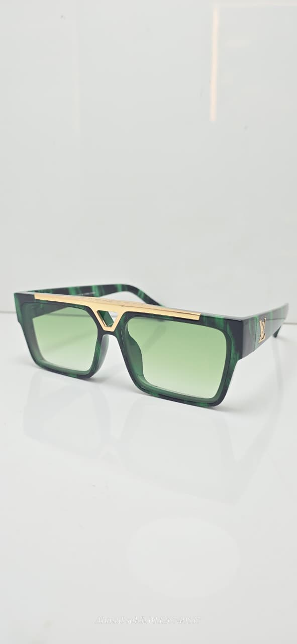 TRENDY LOUIS VUITTON Oversized Round Acetate Frame.