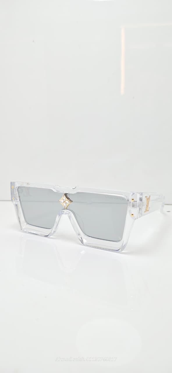TRENDY LOUIS VUITTON Oversized Square/Rectangular Acetate Frame.