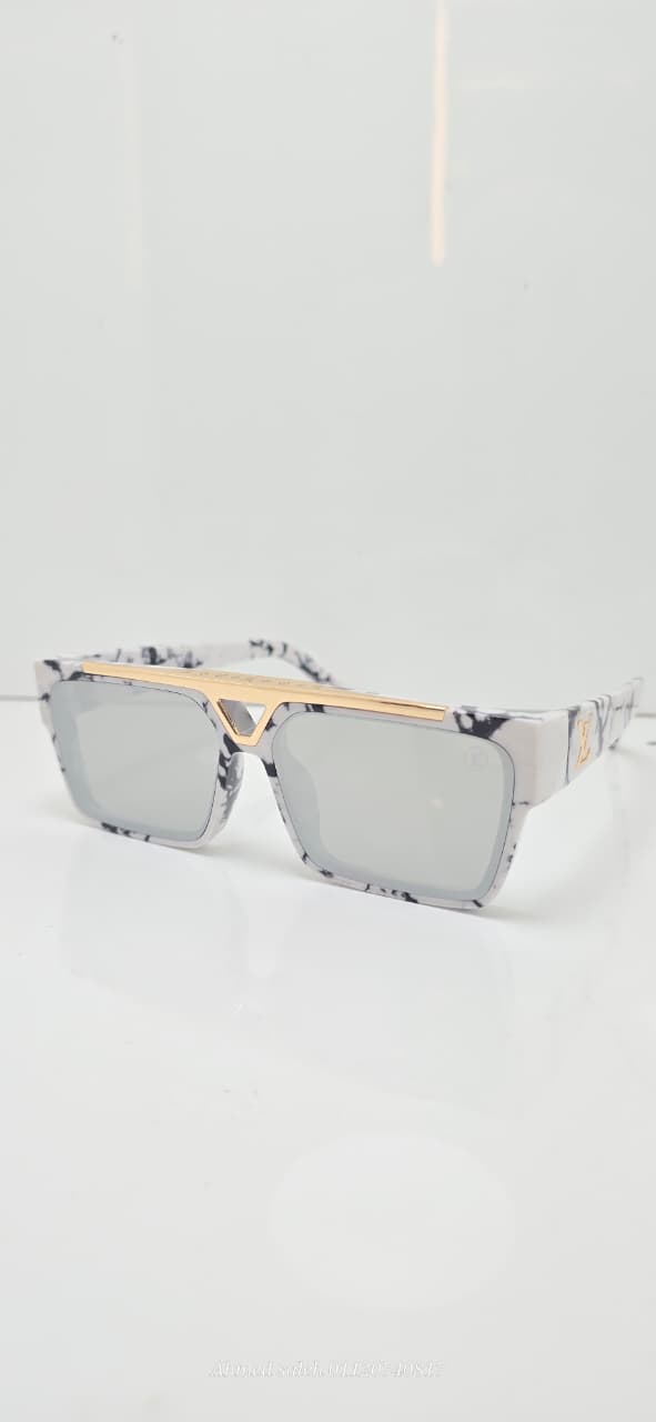 TRENDY LOUIS VUITTON Oversized Round Acetate Frame.