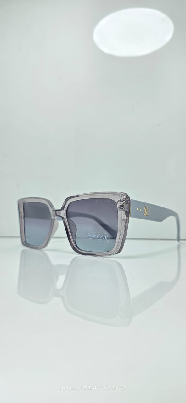 POLARIZED LOUIS-VUITTON WOMEN  SUNGLASSES .