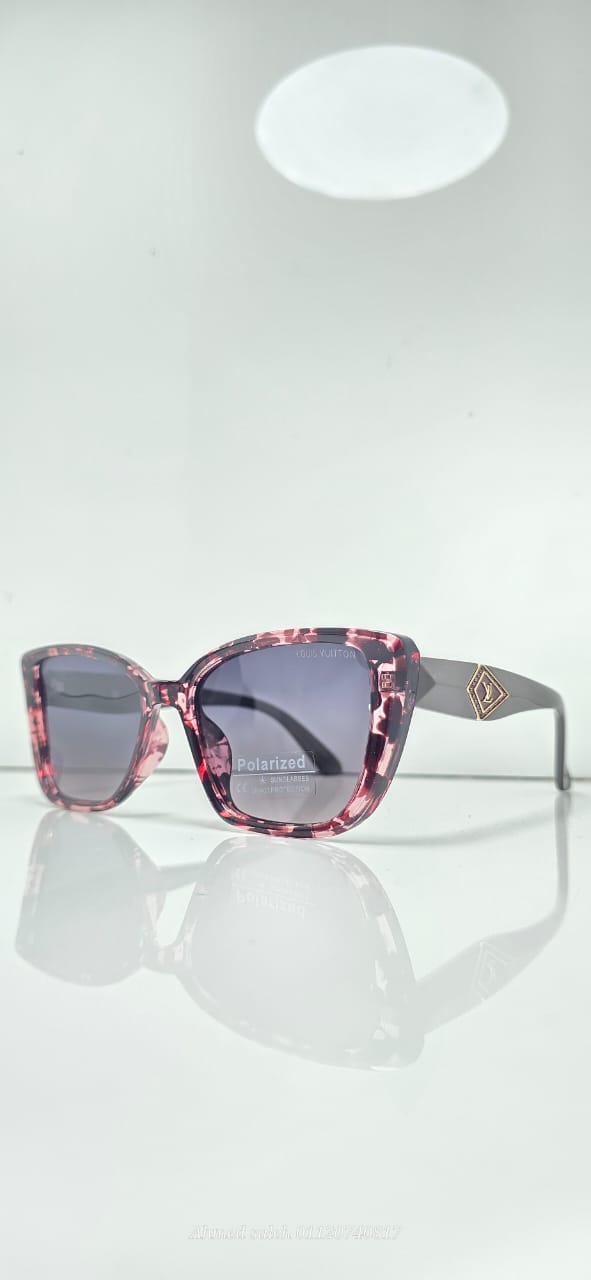 POLARIZED LOUIS VUITTON WOMEN RECTANGLE SUNGLASSES.