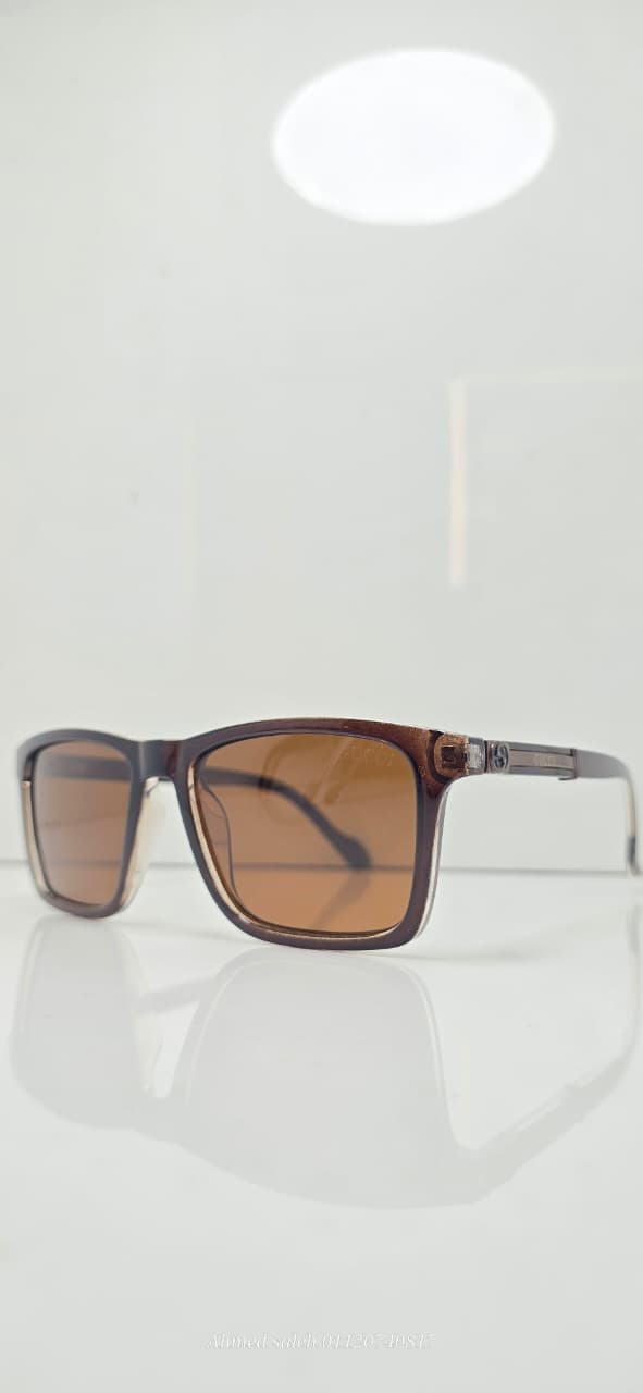 POLARIZED GUCCI Square Sunglasses.