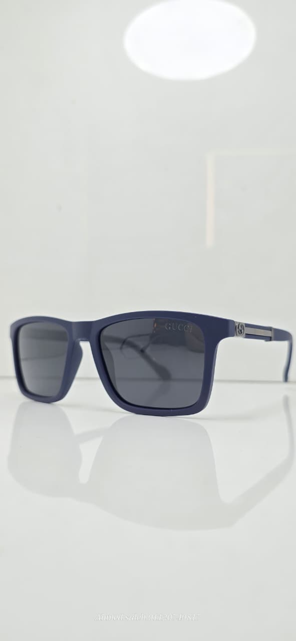 POLARIZED GUCCI Square Sunglasses.