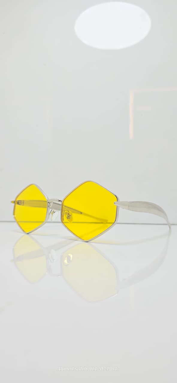 HIGH QUALITY TRENDY WOMEN METAL UV SUNGLASSES.